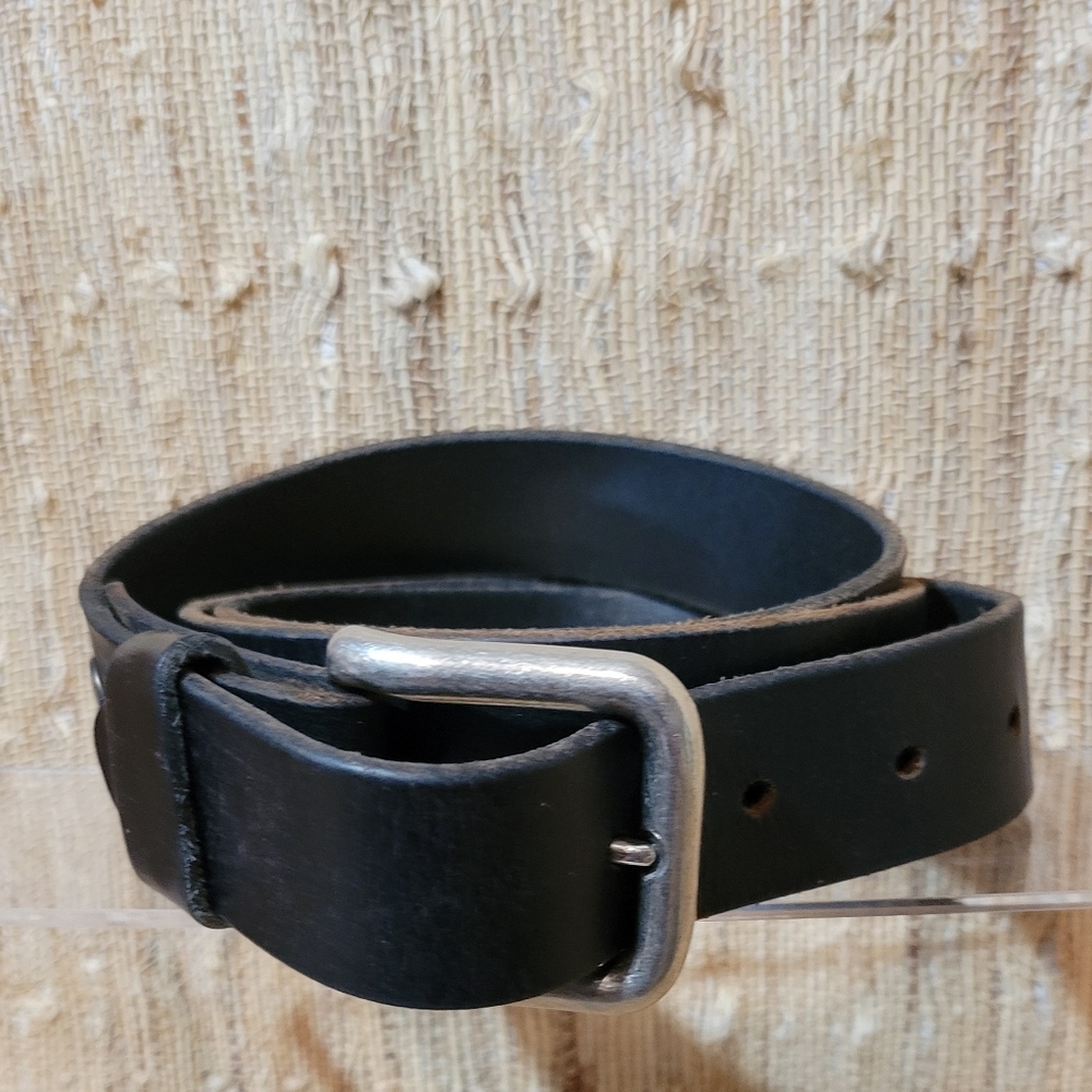 Top Grain Black Leather Men's size 42 Silvertone Buckle Belt